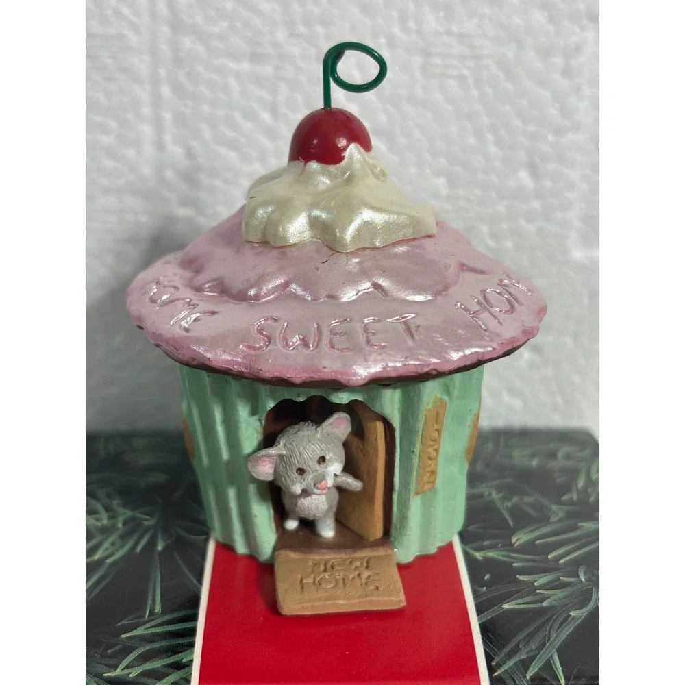 Hallmark Keepsake Ornament New Home Sweet Cupcake Mouse‎ Dated 1992